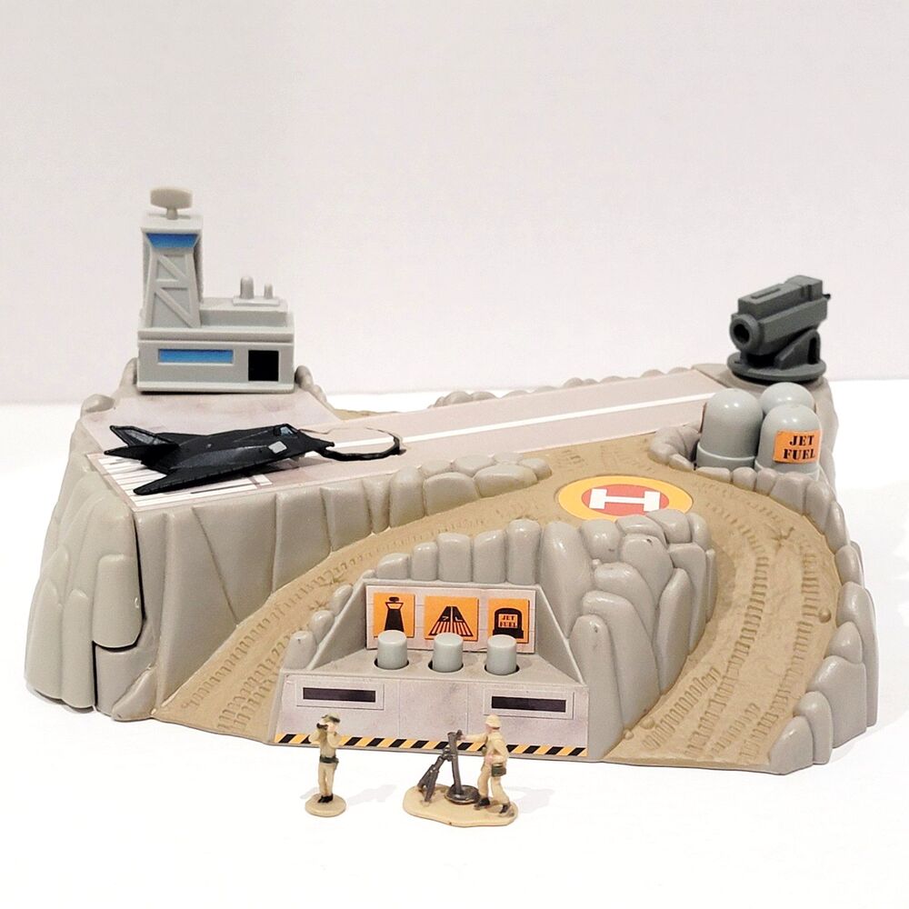 Vintage 1994 Galoob Micro Machines Military Battle Zones Skycat Airbase Playset